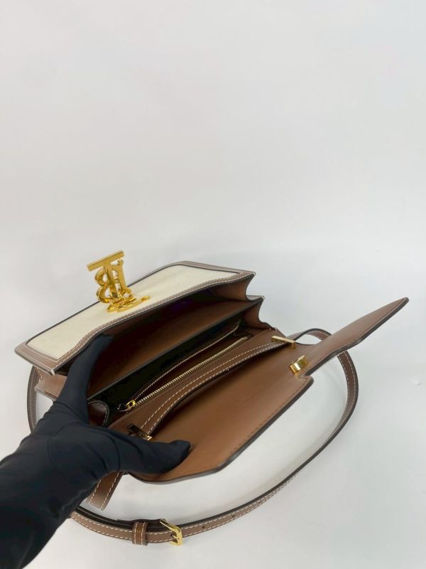 【95成新】BURBERRY TB帆布翻蓋斜背包 