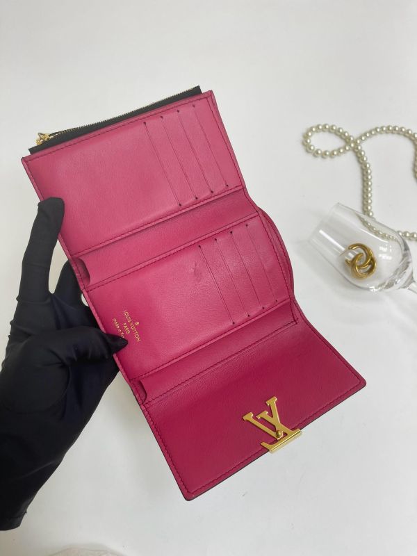 【9成新】LV Capucines 短夾 