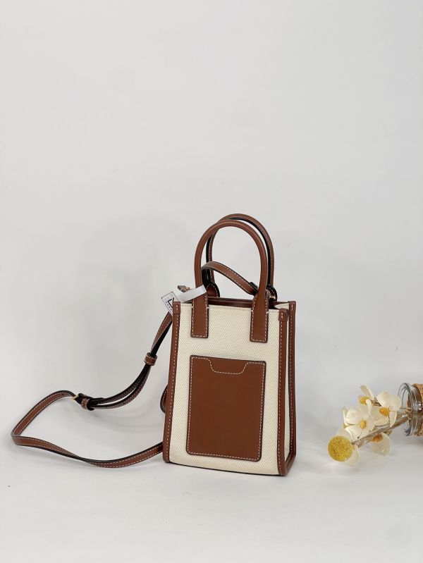 【分期0利率】BURBERRY 迷你FRANCES斜背手機包【99成新】 
