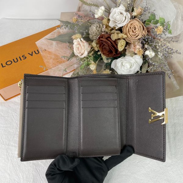 【12期0利率】LV Capucines 短夾 奶茶色【95成新】 