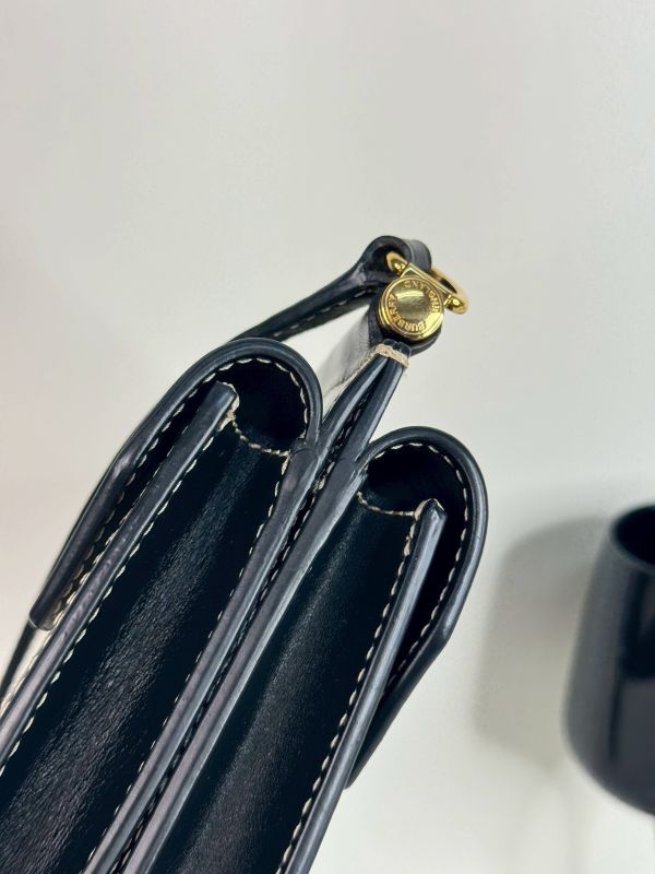 【分期0利率】BURBERRY MINI HORSEFERRY斜背包【99成新】 