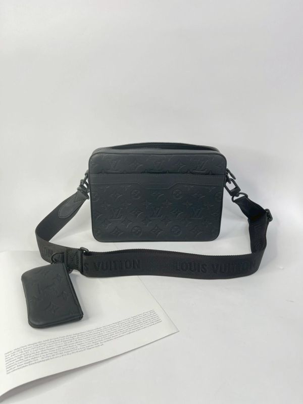 【99成新】LV Trio 郵差包 