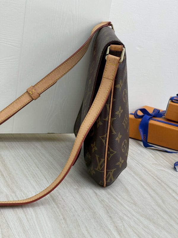 【9成新】LV 老花豎版王菲包 