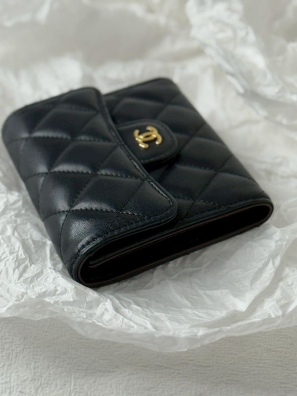 【99成新】CHANEL COCO 背面拉鍊三折短夾 