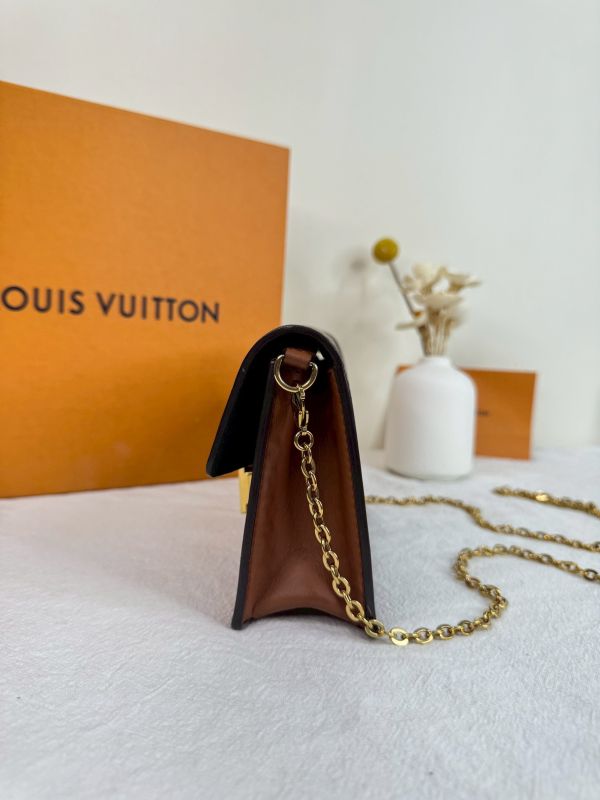 【分期0利率】LV Dauphine 鏈帶錢包【9成新】 