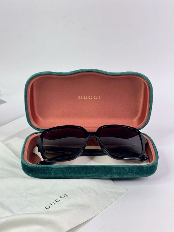 【分期0利率】 GUCCI 大方框側LOGO 墨鏡【99成新】 