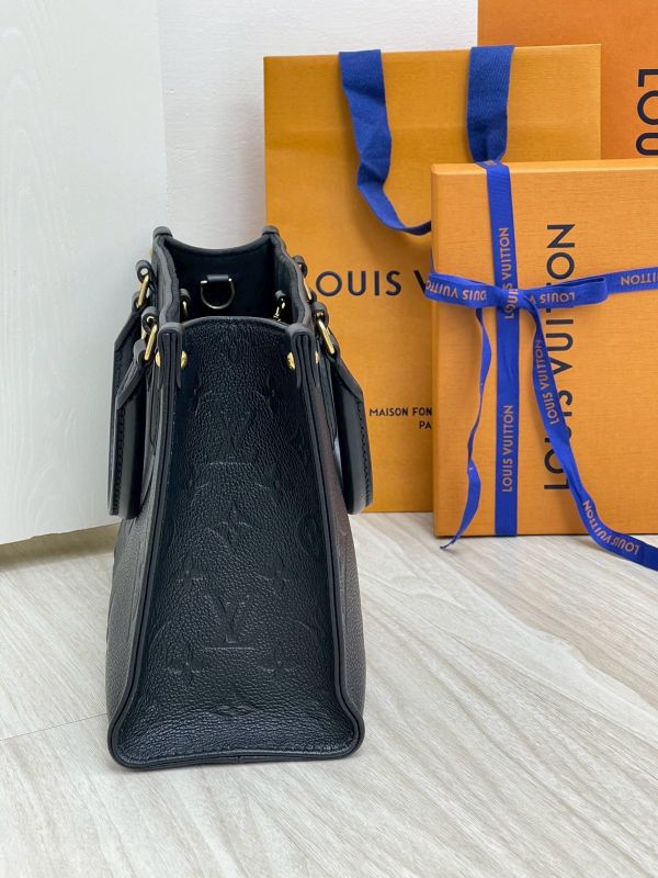 【95成新】LV ON THE GO PM 