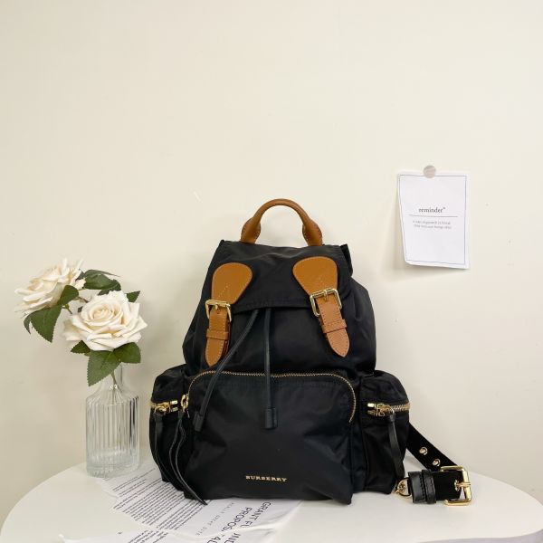 【12期0利率】BURBERRY The Rucksack軍旅中型後背包【85成新】 