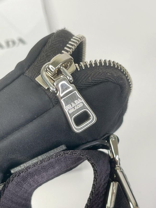 【99成新】PRADA Re-Edition 2005 Re-Nylon 手袋 