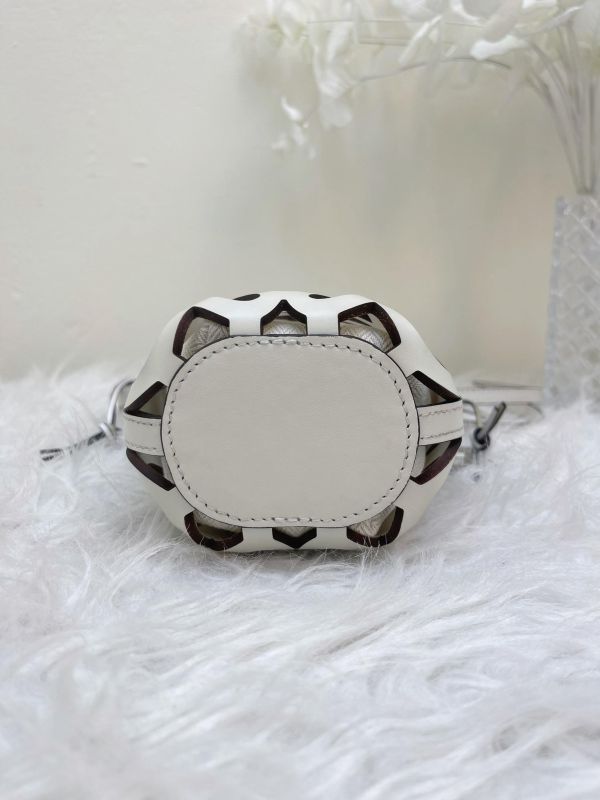 【9成新】LOEWE CUTOUT POCKET 水桶包 