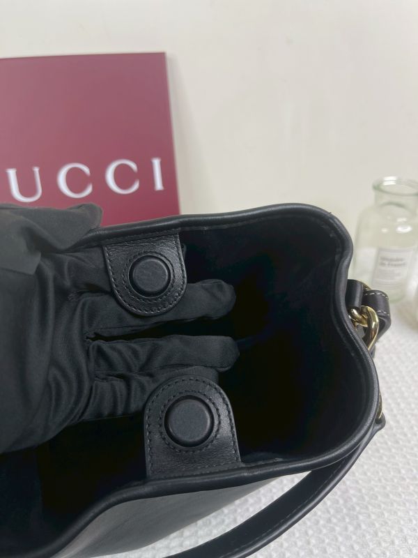 【分期0利率】GUCCI GG Emblem系列小號水桶包 【95成新】 