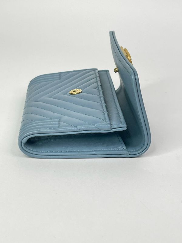 【未使用閒置品】CHANEL BOY山形紋翻蓋卡包 