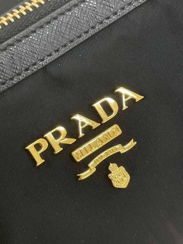 【95成新】PRADA 浮雕LOGO 尼龍托特包 