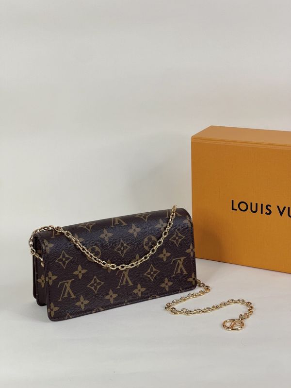【分期0利率】LV Wallet On Chain Lily【99成新】 