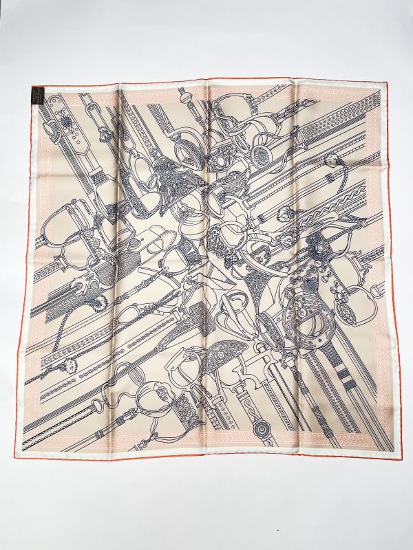 【未使用閒置品】HERMES Concours d'Etriers Remix 70雙面方巾 