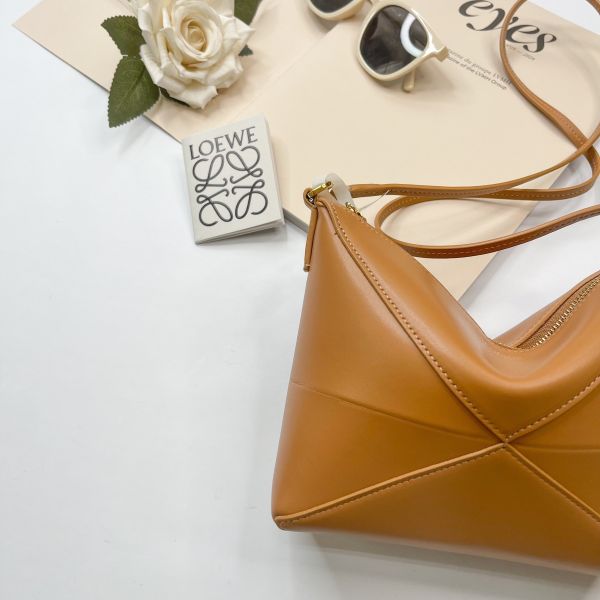 【12期0利率】LOEWE PUZZLE FOLD POUCH  沙色【99成新】 