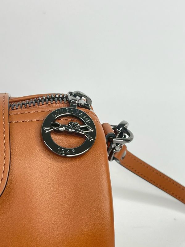 【未使用閒置品】LONGCHAMP LE PLIAGE XTRA系列牛皮圓筒斜背包 