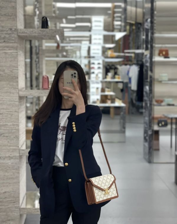 【12期0利率】CELINE 白老花 ENVELOPPE 手袋 【9.9成新】 