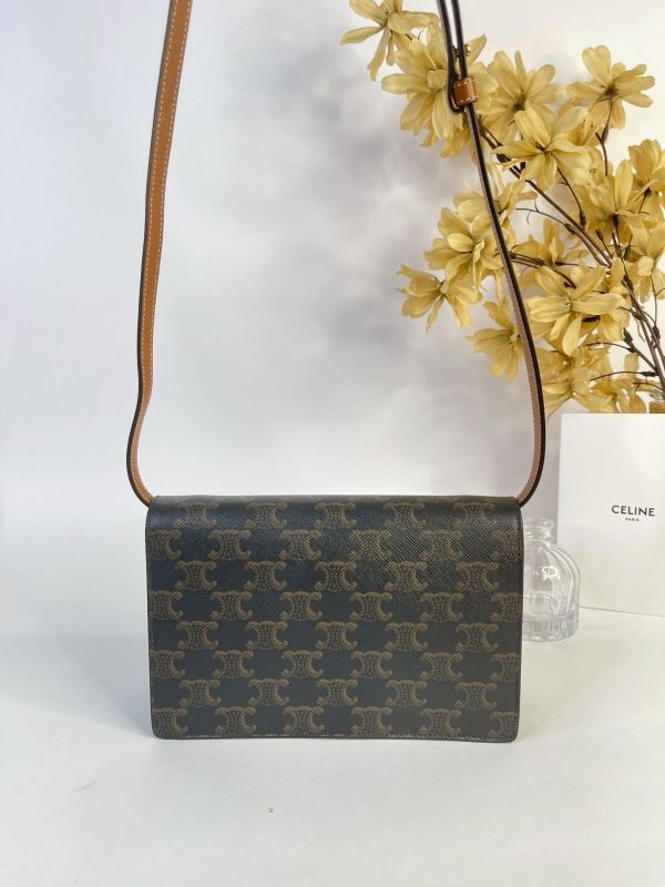 【全新品】CELINE TRIOMPHE凱旋門 STRAP WOC 