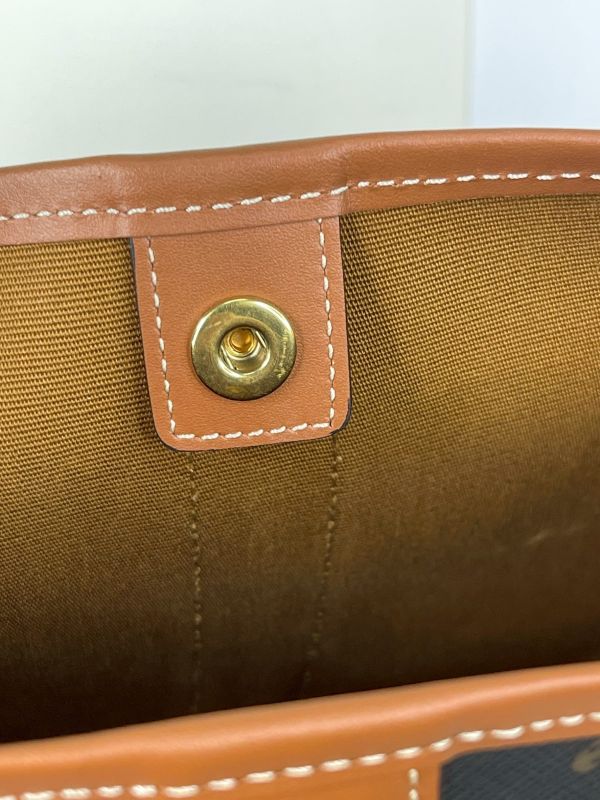 【分期0利率】CELINE TRIOMPHE老花小號水桶包【95成新】 