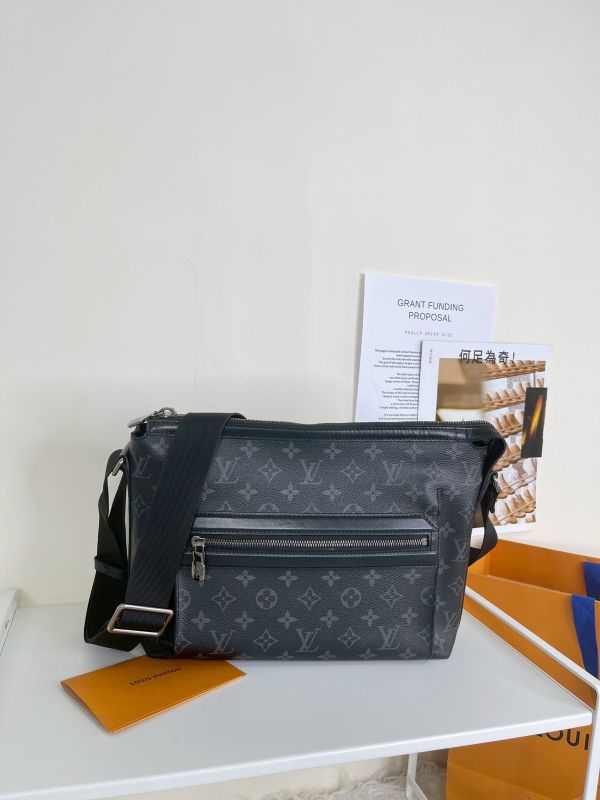 【分期0利率】LV Odyssey 老花斜背郵差包PM【85成新】 