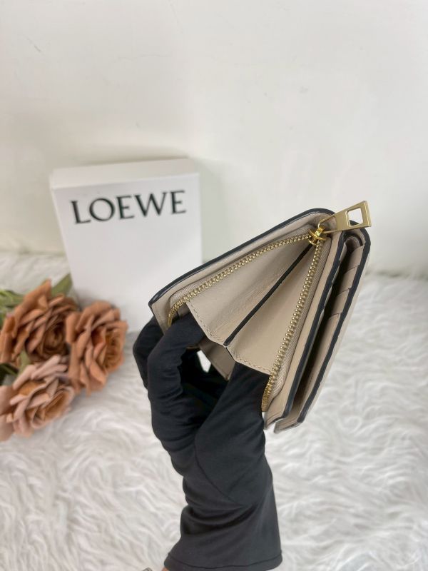 【分期0利率】LOEWE 壓紋小牛皮對開短夾【9成新】 