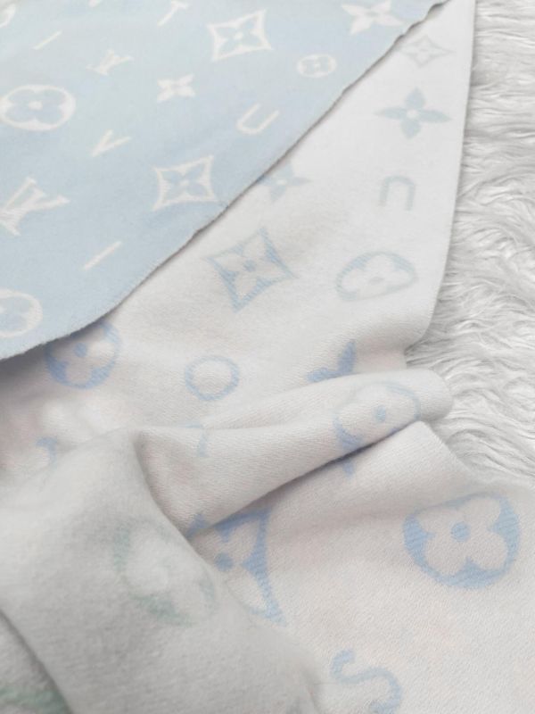 【全新品】LV Reykjavik Cloud 圍巾 