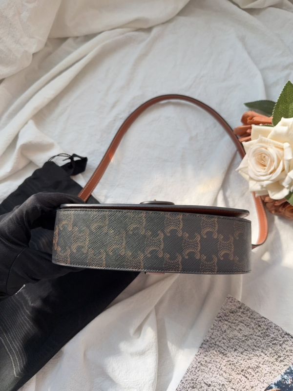 【分期0利率】CELINE MINI TABOU 老花鎖頭腋下包【99成新】 