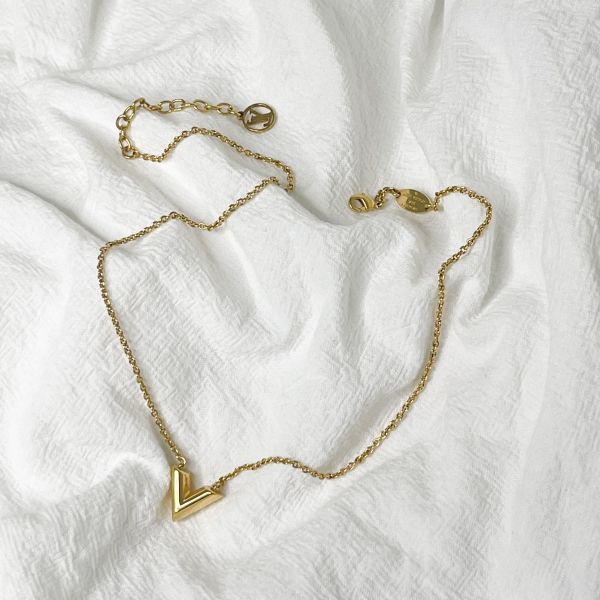 【12期0利率】LV  Essential V 項鏈 【9成新】 