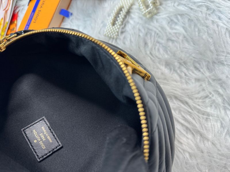 【分期0利率】LV NEW WAVE胸包【95成新】 