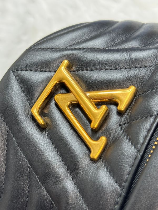 【分期0利率】LV NEW WAVE胸包【95成新】 