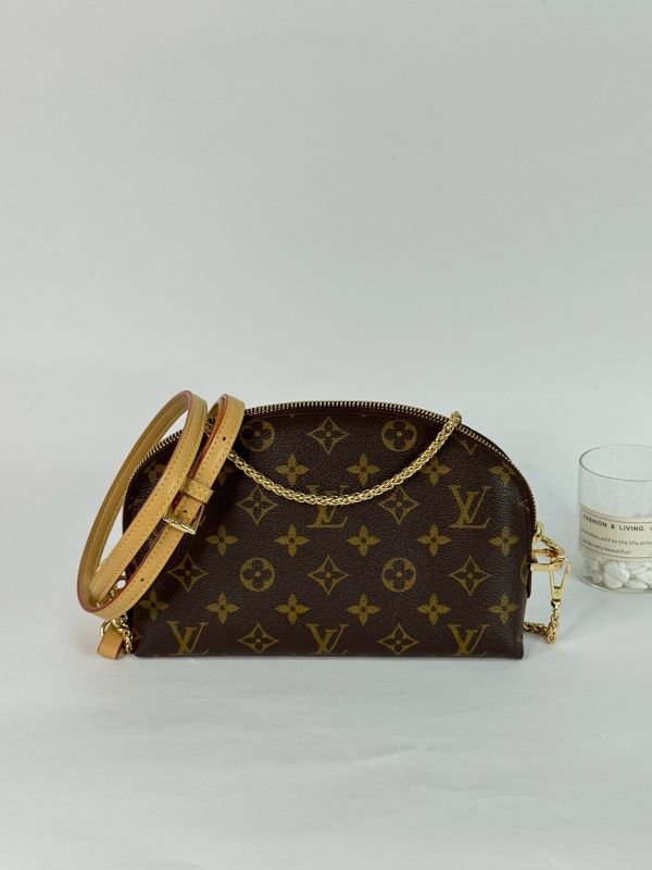 【分期0利率】LV 化妝包 MM【99成新】 