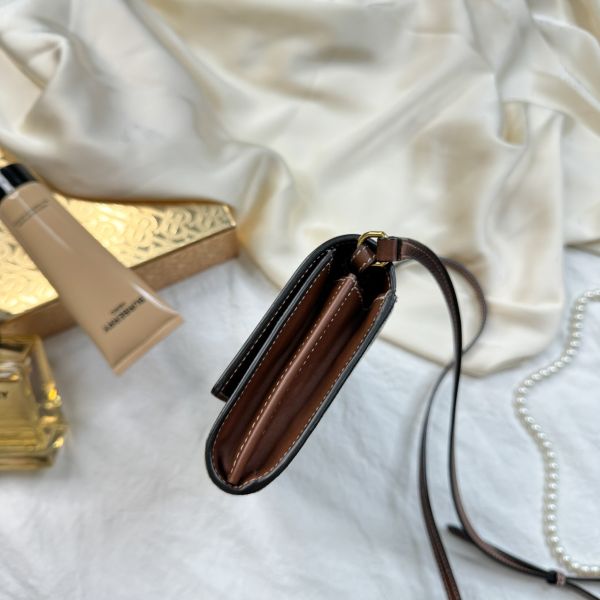 【12期0利率】BURBERRY 全皮翻蓋內裡格紋WOC【95成新】 