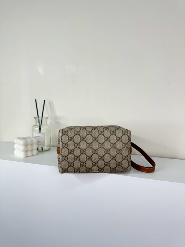 【分期0利率】GUCCI GG Emblem系列小號水桶包 【99成新】 