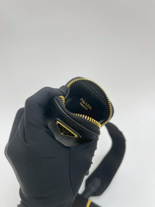 【95成新】Prada Re-Edition 2005 Saffiano HOBO 