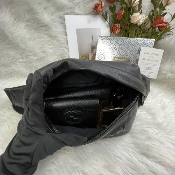 【12期0利率】BURBERRY 皮革字母壓印腰包【95成新】 