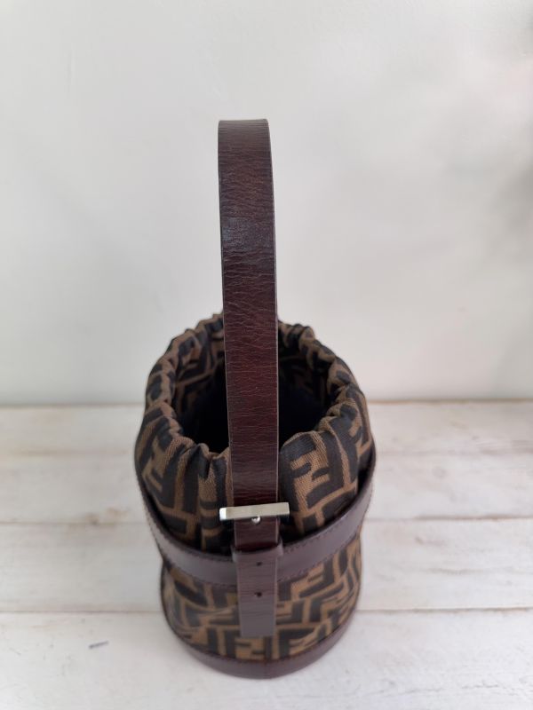 【9成新】FENDI Zucca 老花束口水桶包 