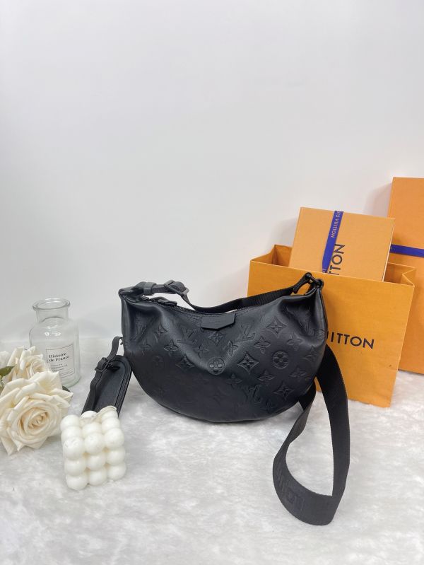 【分期0利率】LV  HAMAC BAG 黑壓紋胸包【95成新】 