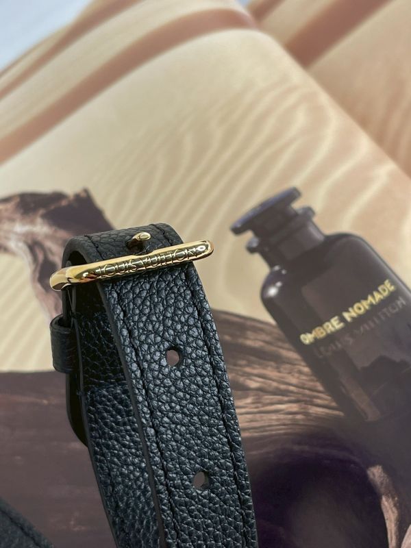 【分期0利率】LV Empreinte皮革黑拉鍊腰包【95成新】 