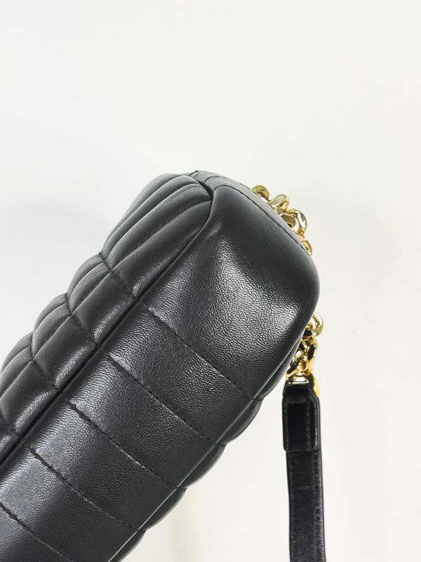 【95成新】BURBERRY Lola 羊皮縫線迷你斜背相機包 