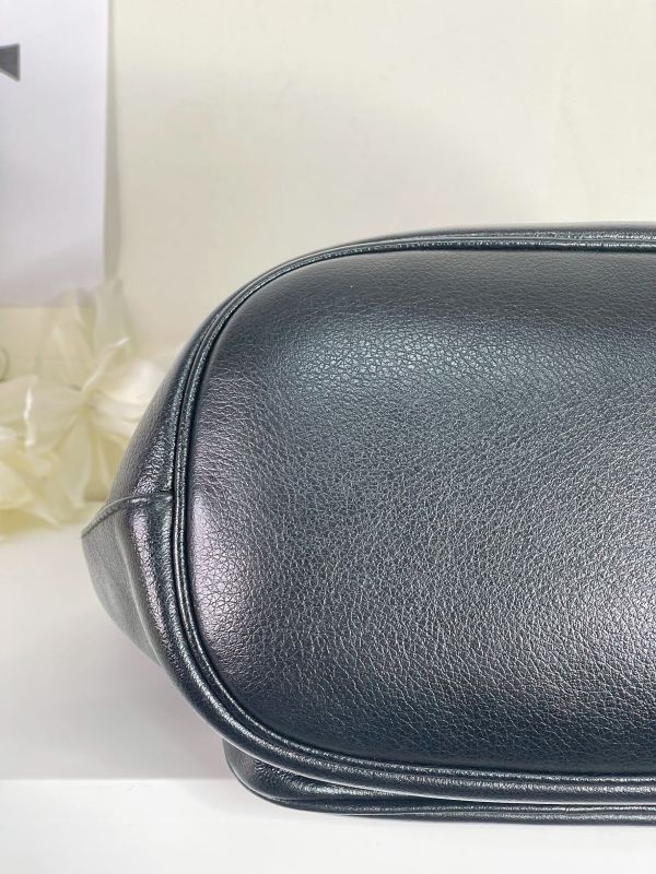 【分期0利率】PRADA 皮革水桶包【未使用閒置品】 