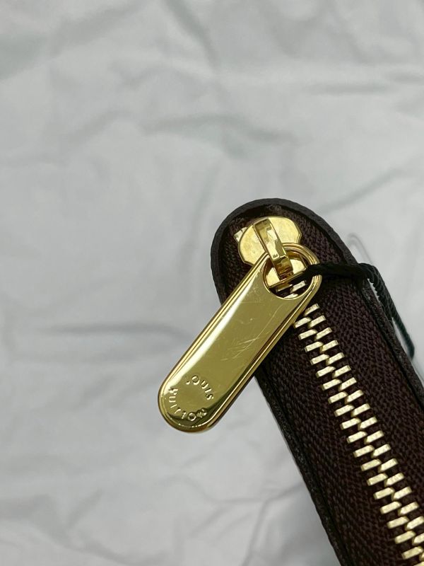 【未使用閒置品】LV 拉鏈零錢包 
