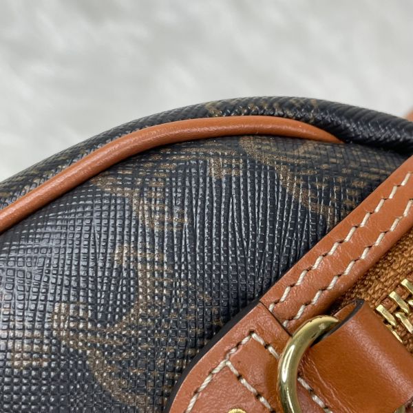 【12 期 0 利率】CELINE 新款凱旋門老花SPEEDY小號，背帶在側邊喔【99成】】 