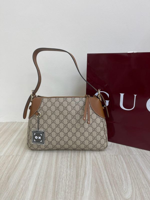 【全新品】GUCCI GG EMBLEM 單肩包 