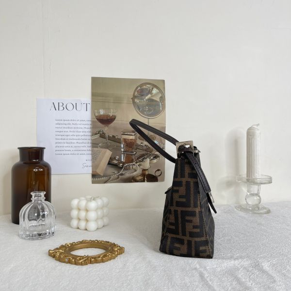 【12期0利率】FENDI 老花腋下包 小號【85成新】 