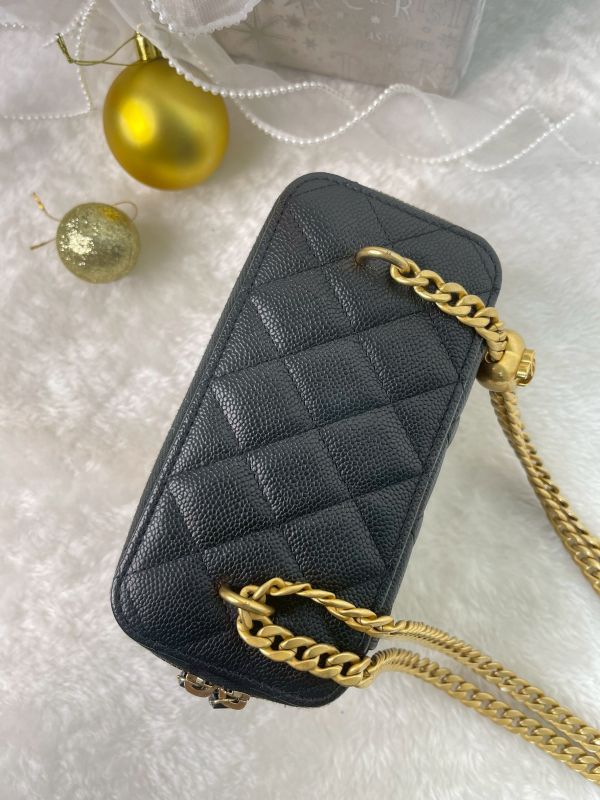 【95成新】CHANEL 23P荔枝牛皮愛心金球長盒子 