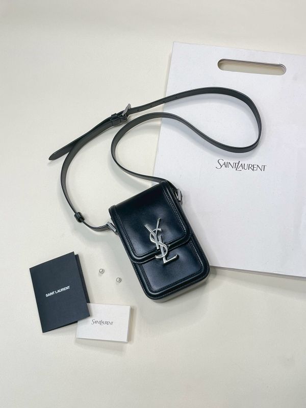 【分期0利率】YSL 直式翻蓋手機包 【95成新】 