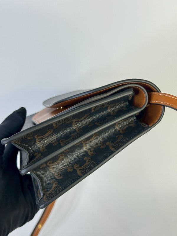 【全新品】CELINE TRIOMPHE凱旋門 STRAP WOC 