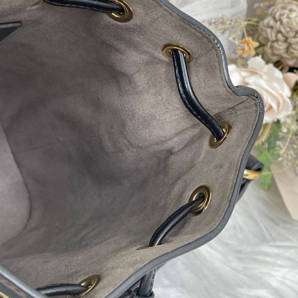 【12期0利率】FENDI Mon Tresor迷你水桶包【95成新】 