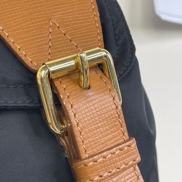 【12期0利率】BURBERRY The Rucksack軍旅中型後背包【85成新】 